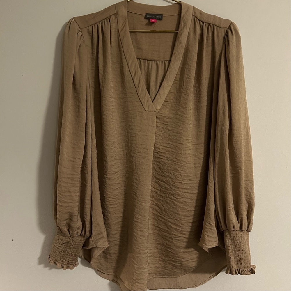 Vince Camuto Taupe V-Neck Puff Sleeve Blouse